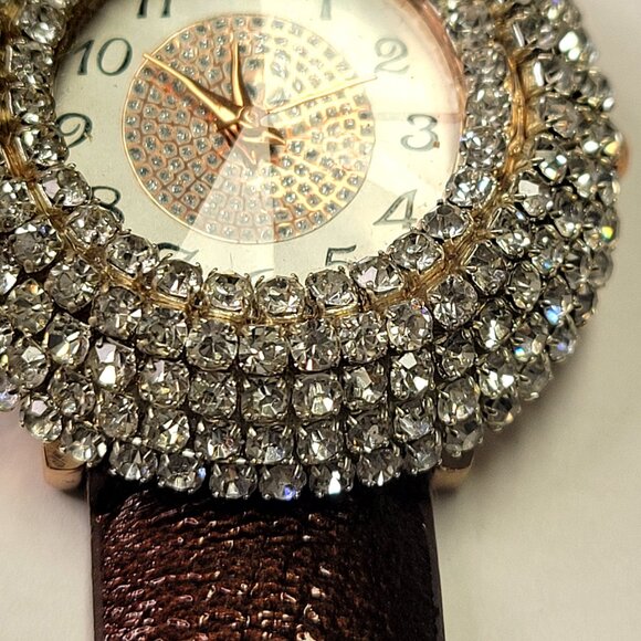 Womens Crystal Fashion Watch with Brown Band - NEW WITH TAGS - Picture 15 of 16